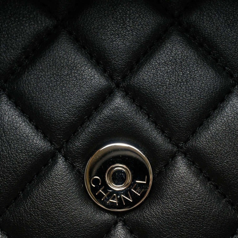CHANEL-FLAPBAG-MEDIUM-SOBLACK-LAMBSKIN-7738 hw2.jpg