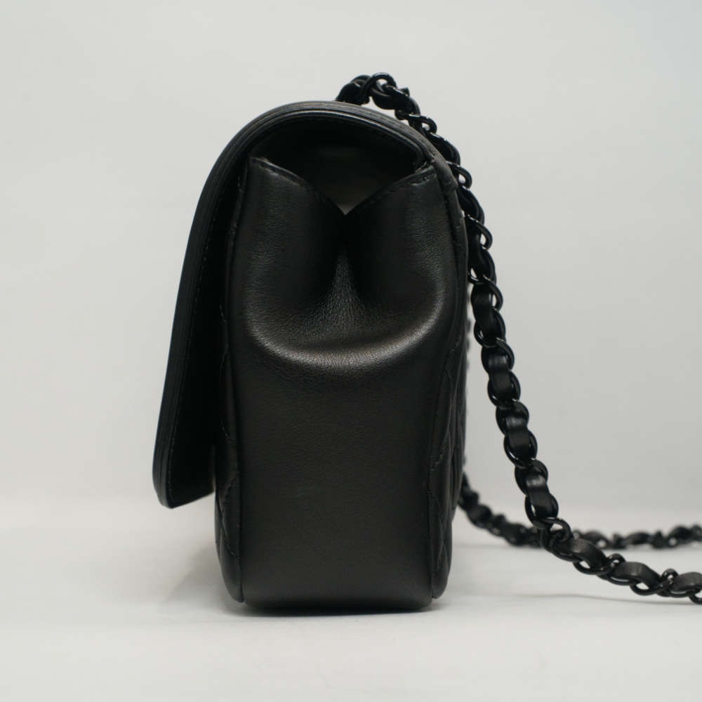 CHANEL-FLAPBAG-MEDIUM-SOBLACK-LAMBSKIN-7738 side2.jpg