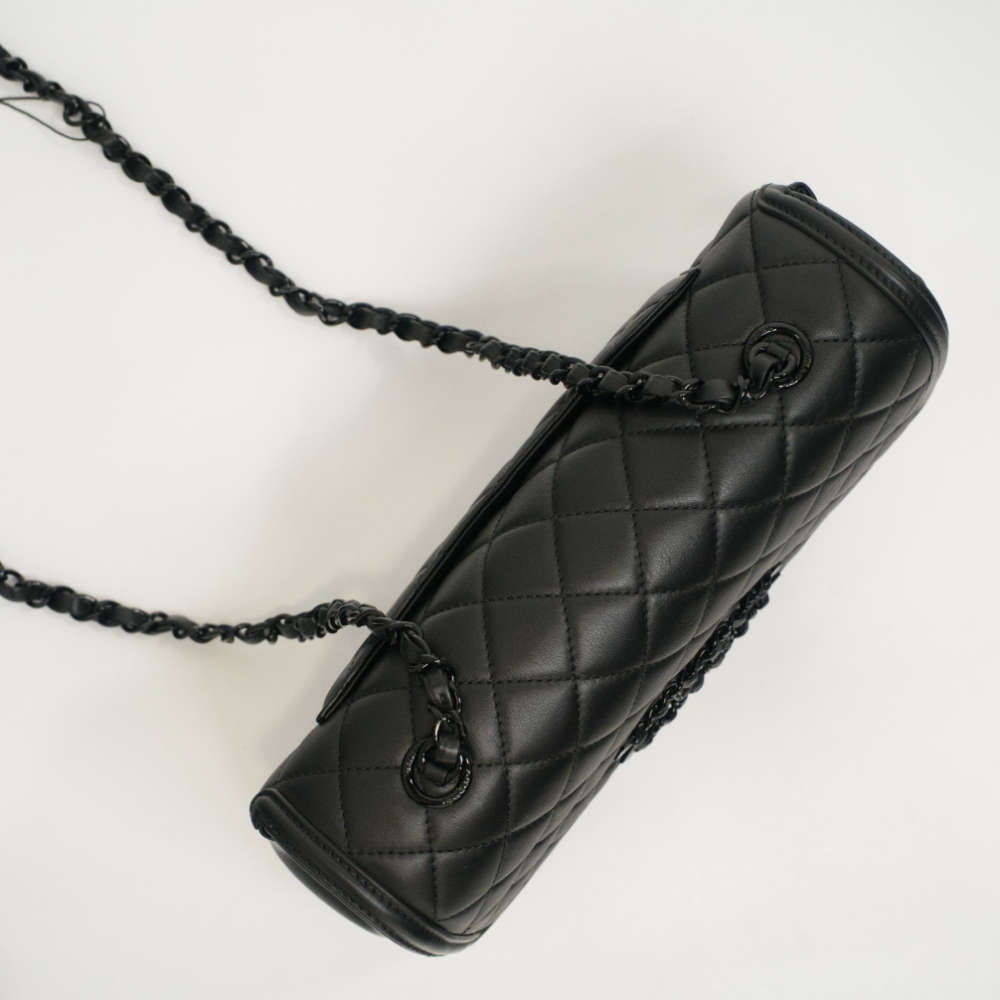 CHANEL-FLAPBAG-MEDIUM-SOBLACK-LAMBSKIN-7738 topdown.jpg