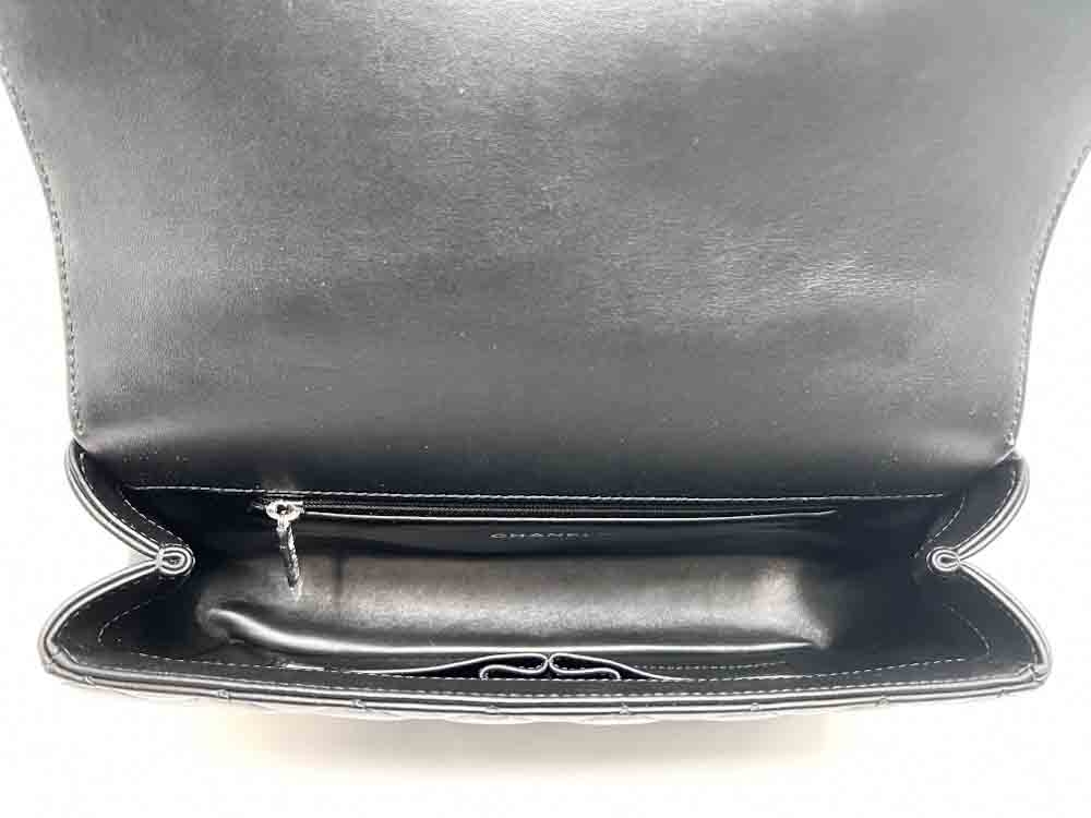 CHANEL-FLAPBAG-MEDIUM-SOBLACK-LAMBSKIN-IMG_1373_jpg.jpg