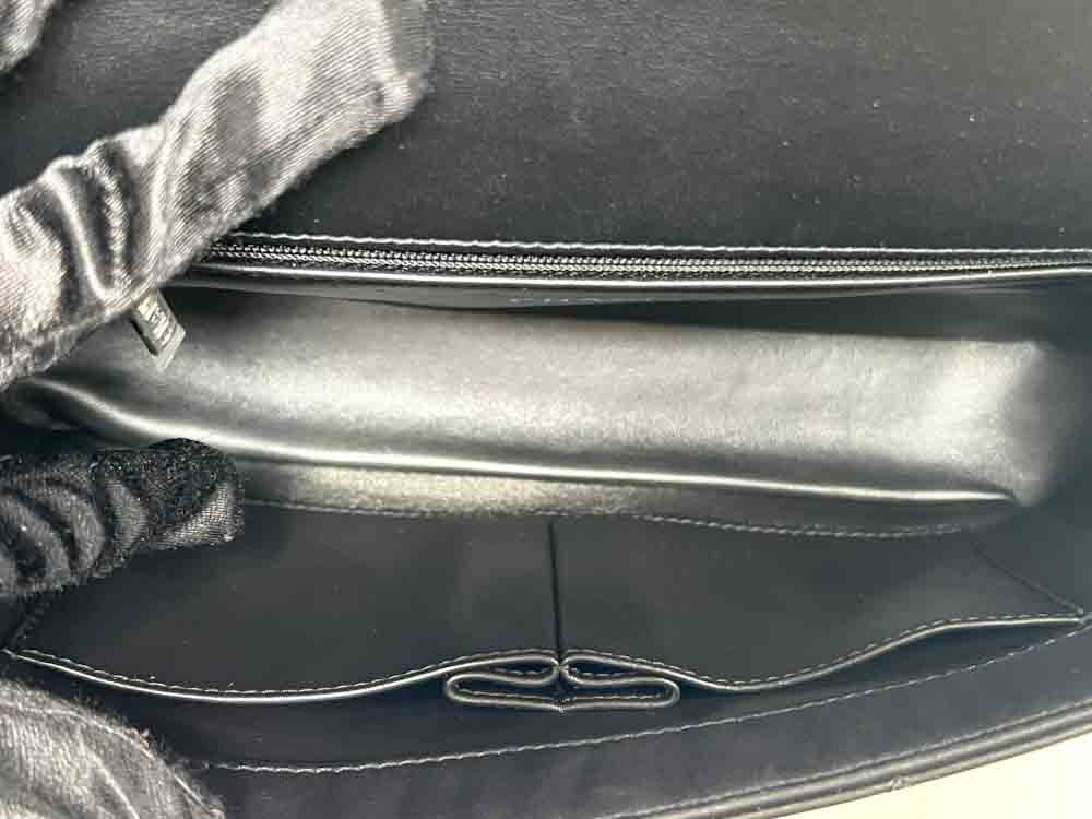 CHANEL-FLAPBAG-MEDIUM-SOBLACK-LAMBSKIN-IMG_1381_jpg.jpg