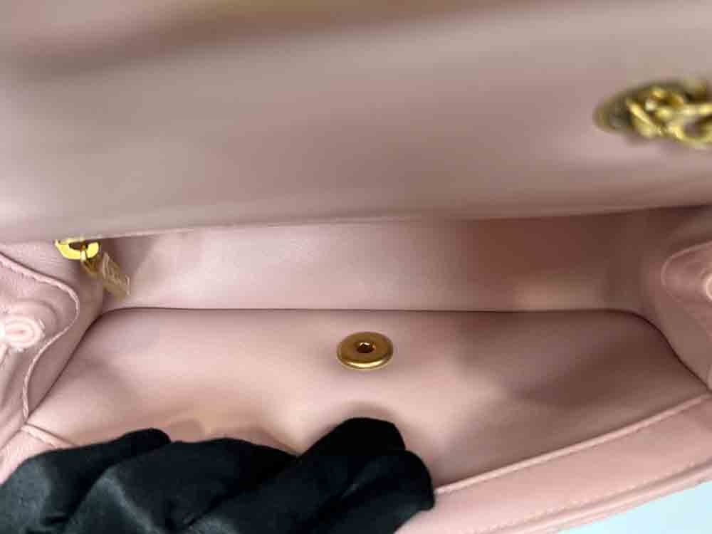 CHANEL-FLAPBAG-MINI-PINK-LAMBSKIN-IMG_1333_jpg.jpg