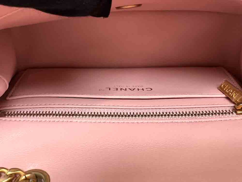 CHANEL-FLAPBAG-MINI-PINK-LAMBSKIN-IMG_1334_jpg.jpg