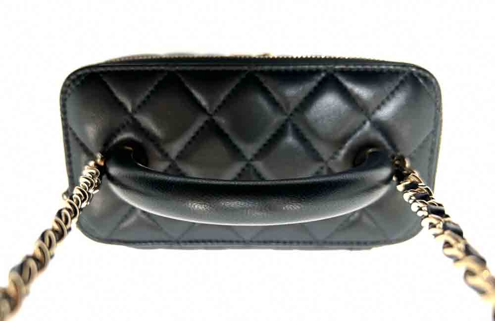 CHANEL-VANITY-MINI-BLACK-LAMBSKIN-IMG_5610_jpg.jpg
