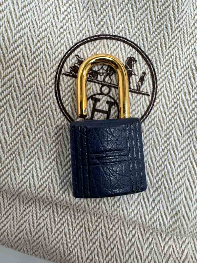 HERMES-BIRKIN-30-BLEUIRIS-OSTRICH-Photo 30-11-25, 4 31 28 PM.jpg