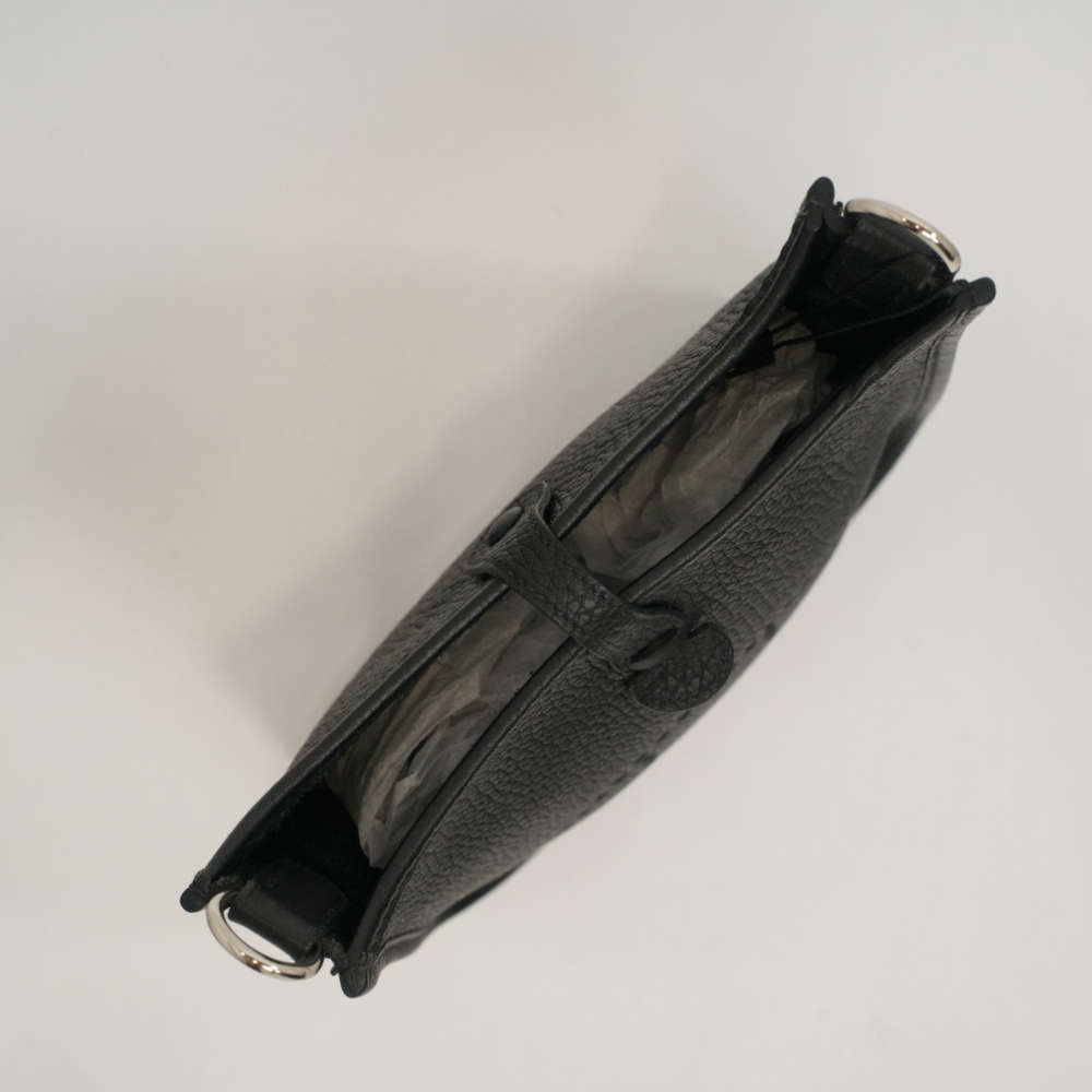 HERMES-EVELYNE-MINI-BLACK-CLEMENCE-7739 topdown.jpg