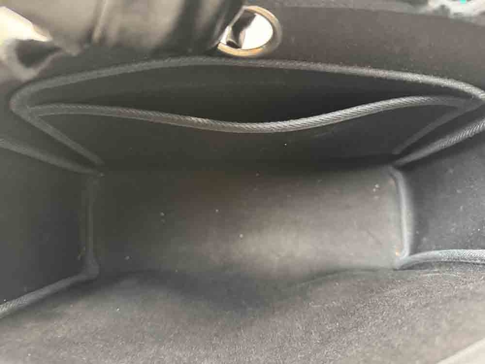 HERMES-HERBAG-31-BLACK,WHITE-TOILEH-VACHE-Photo 7-12-25, 5 24 31 PM.jpg