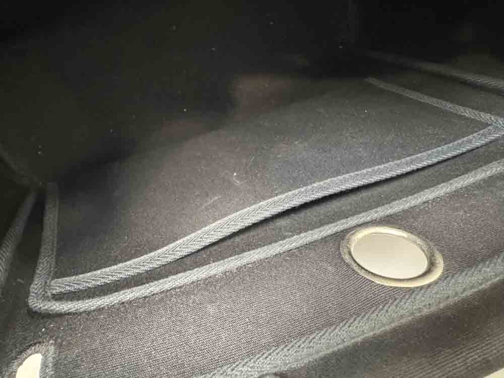 HERMES-HERBAG-31-BLACK,WHITE-TOILEH-VACHE-Photo 7-12-25, 5 25 20 PM.jpg