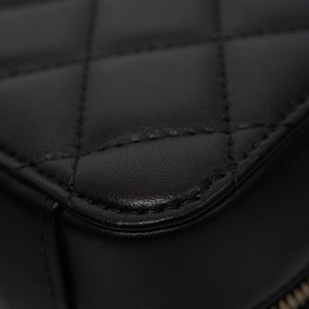 CHANEL-CAMERACASEPEARLCRUSH-MINI-BLACK-LAMBSKIN-7827 corner4.jpg