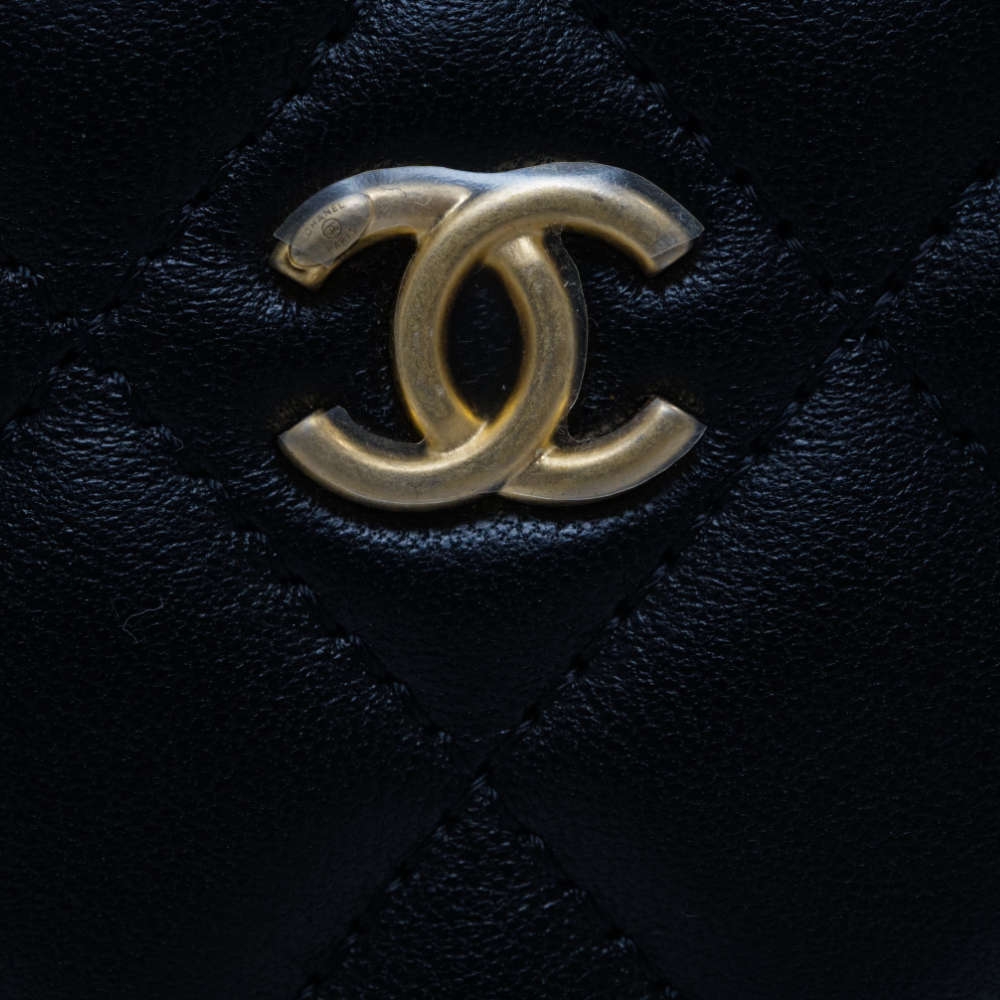 CHANEL-CAMERACASEPEARLCRUSH-MINI-BLACK-LAMBSKIN-7827 hw.jpg