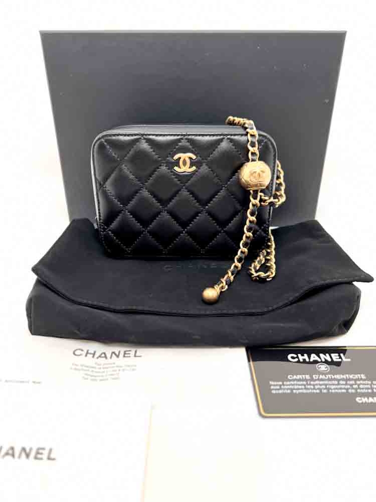 CHANEL-CAMERACASEPEARLCRUSH-MINI-BLACK-LAMBSKIN-IMG_5638_jpg.jpg