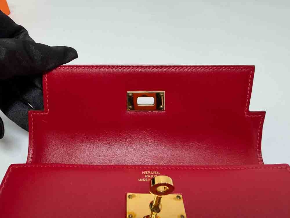 HERMES-KELLYWALLET-COMPACT-ROUGEVIF-TADELAKT-Photo 11-1-26, 5 29 42 PM.jpg