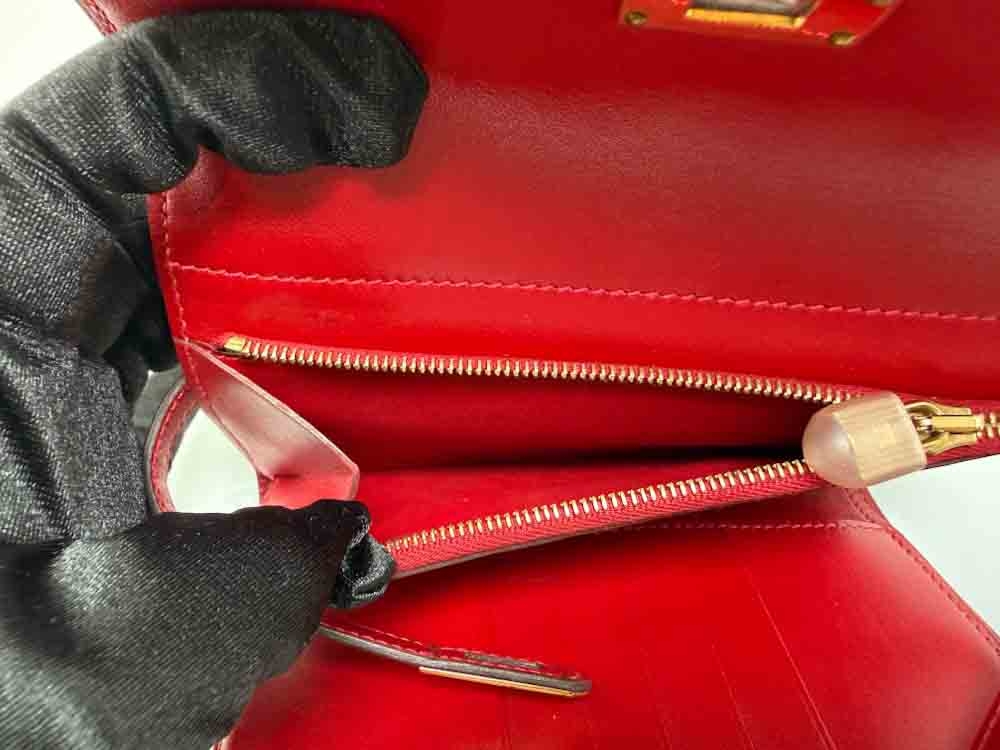 HERMES-KELLYWALLET-COMPACT-ROUGEVIF-TADELAKT-Photo 11-1-26, 5 31 20 PM.jpg