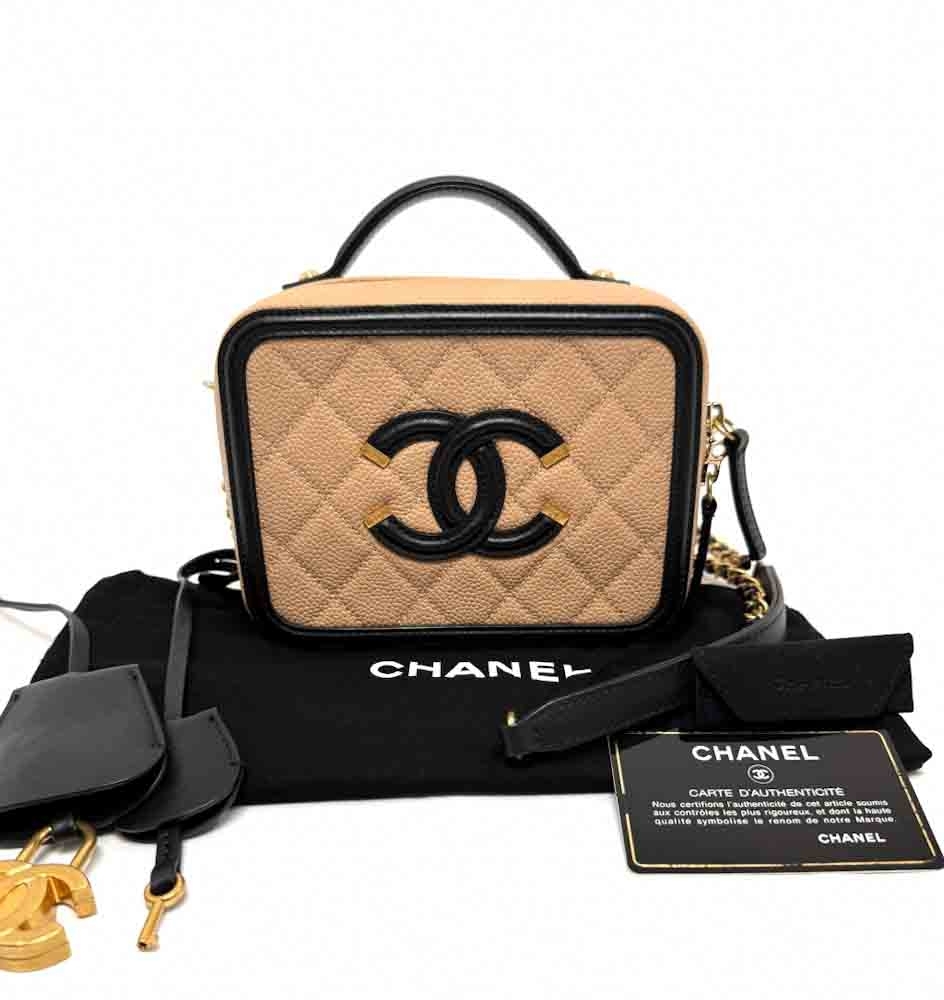 CHANEL-FILIGREEVANITY-SMALL-BEIGE-CAVIAR-IMG_8016.jpg