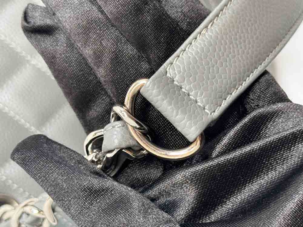 CHANEL-GSTGRANDSHOPPINGTOTE-MEDIUM-GREY-CAVIAR-IMG_2761.jpg