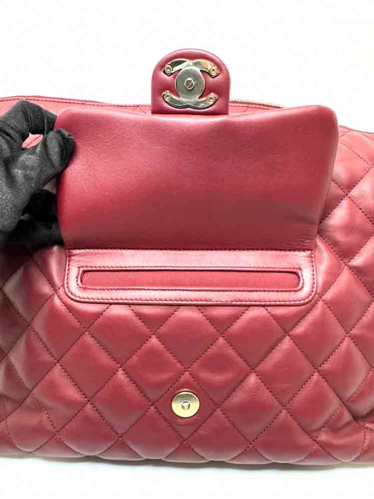 CHANEL-HOBO-MAXI-ROUGE-CALF-IMG_8650.jpg