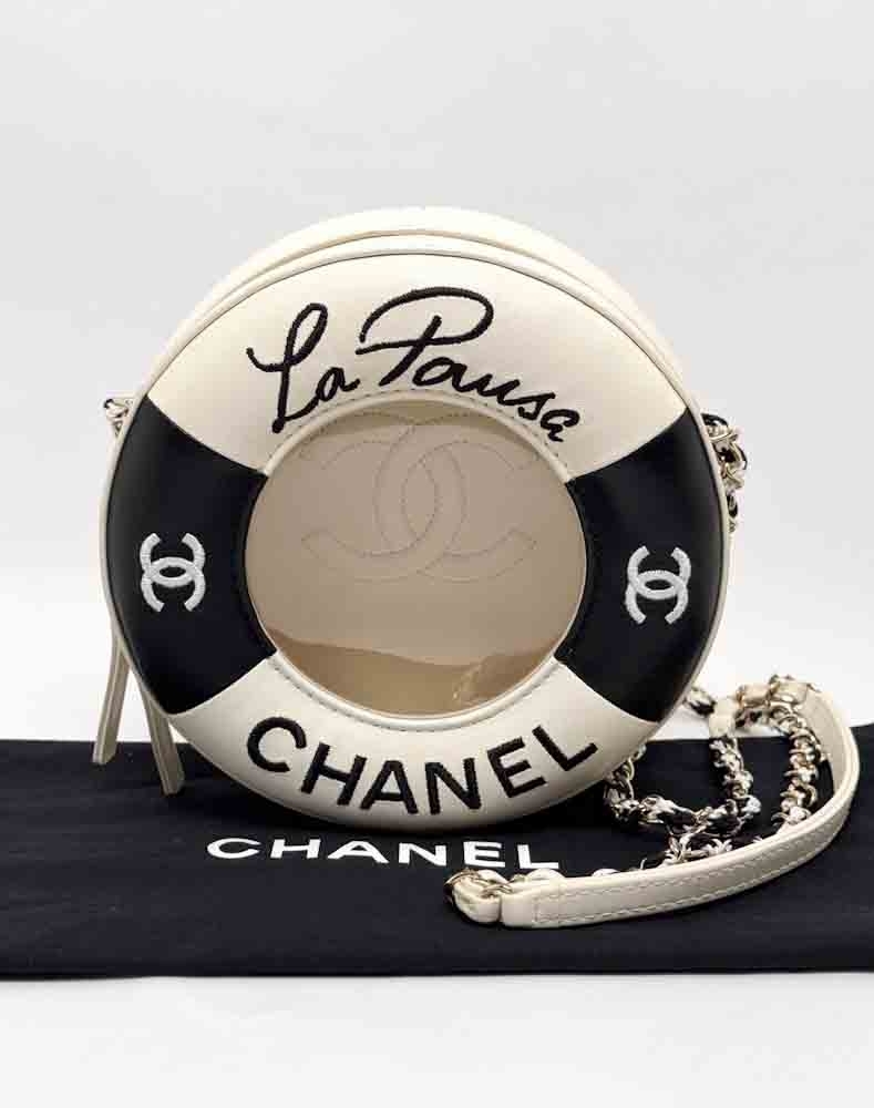 CHANEL-LAPAUSABAG-SMALL-BLACK,WHITE-LAMBSKIN-IMG_7897.jpg