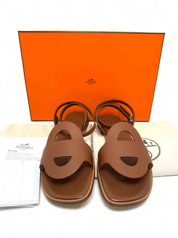 HERMES-SANDALS-EU37-GOLD-MILO-Photo 13-2-26, 3 05 31 PM.jpg