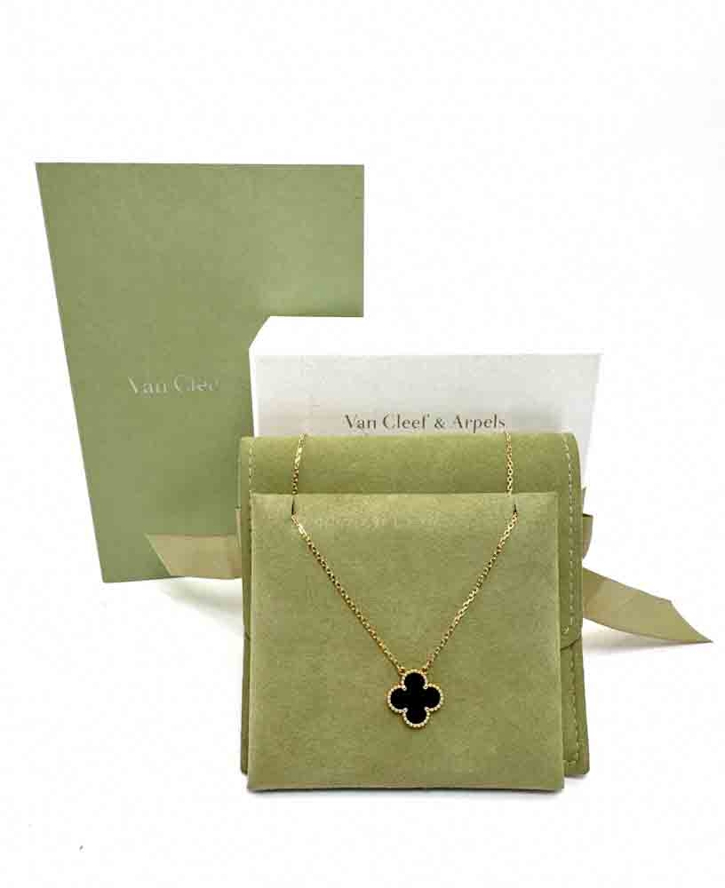 VANCLEEFANDARPELS-VINTAGEALHAMBRAPENDANTNECKLACE-BLACK-18KGOLD-Photo 10-2-26, 12 55 30 PM.jpg