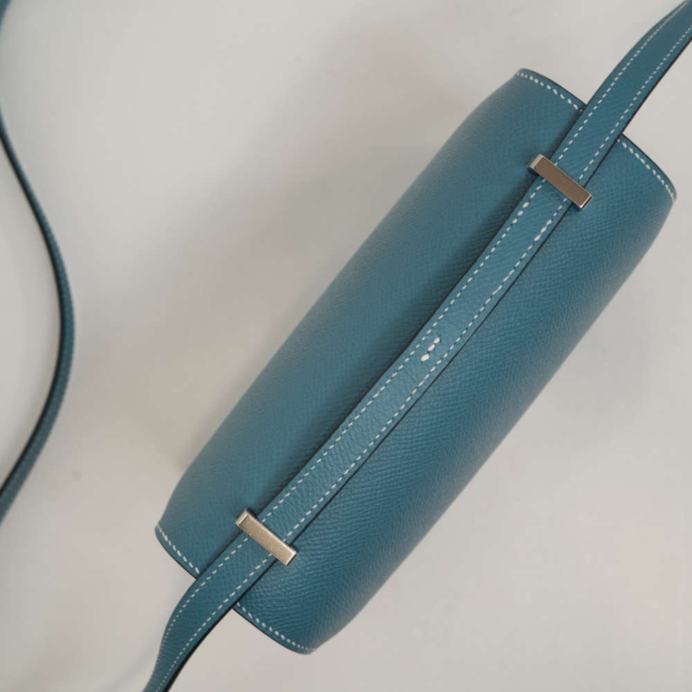 HERMES-CONSTANCEMIRROR-18-BLEUJEAN-EPSOM-8023 topdown.jpg