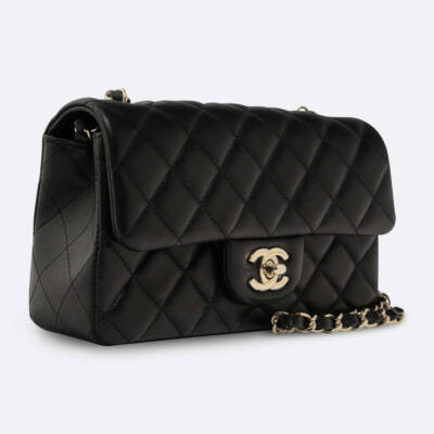 CHANEL FLAP BAG 19 BLACK LAMBSKIN