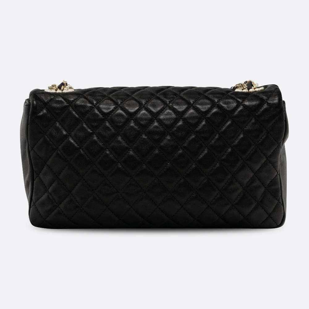 CHANEL-FLAPBAG-MEDIUM-BLACK-LAMBSKIN-8089 back.jpg