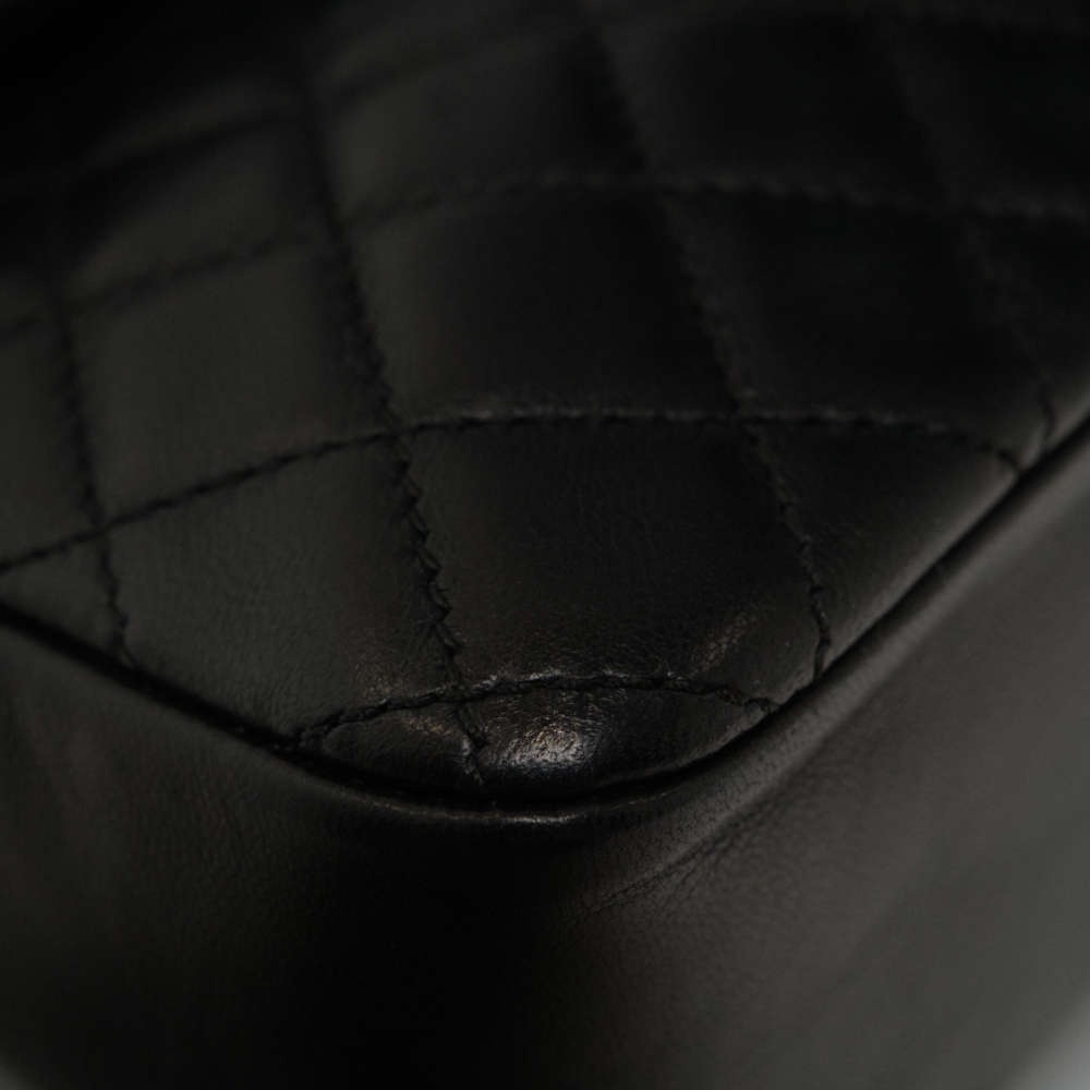 CHANEL-FLAPBAG-MEDIUM-BLACK-LAMBSKIN-8089 corner1.jpg