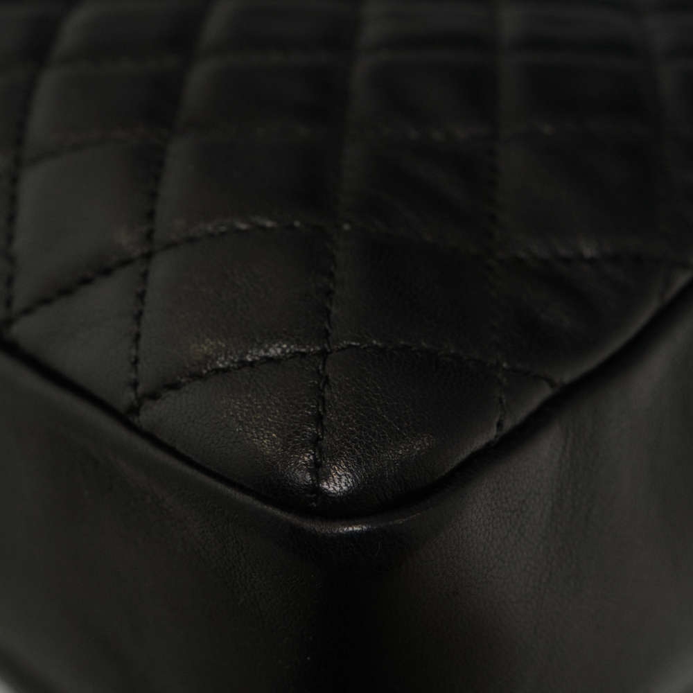 CHANEL-FLAPBAG-MEDIUM-BLACK-LAMBSKIN-8089 corner4.jpg