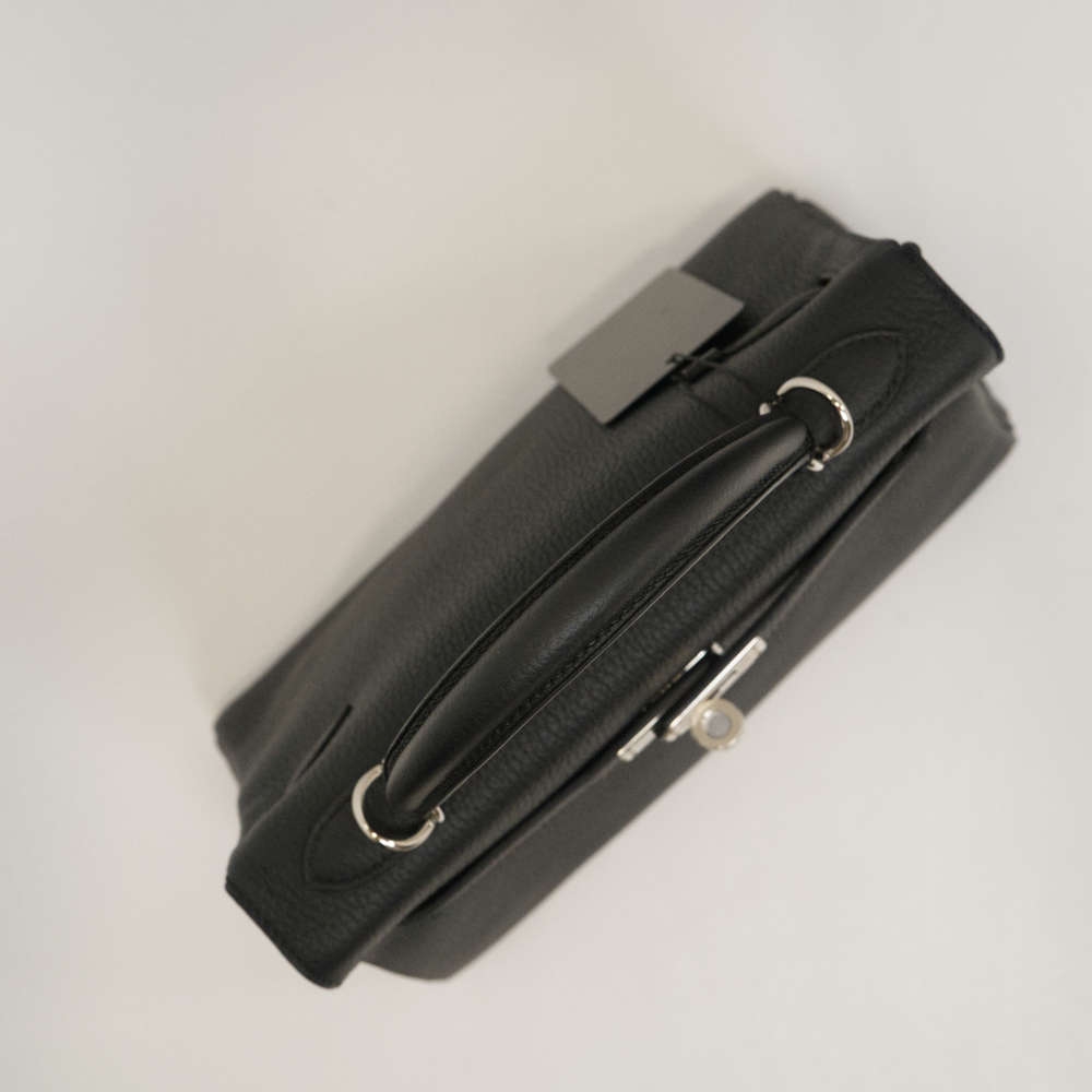 HERMES-KELLYRETOURNE-25-BLACK-TOGO-8091 topdown.jpg