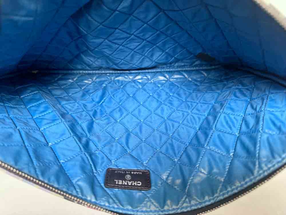 CHANEL-CLUTCH-MULTICOLOR-LAMBSKIN-IMG_7309.jpg
