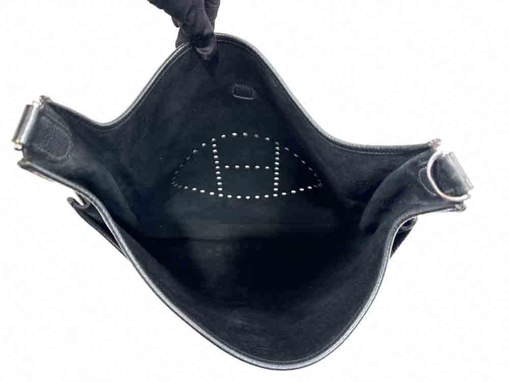 HERMES-EVELYNE-TGM-BLACK-CLEMENCE-IMG_5819.jpg