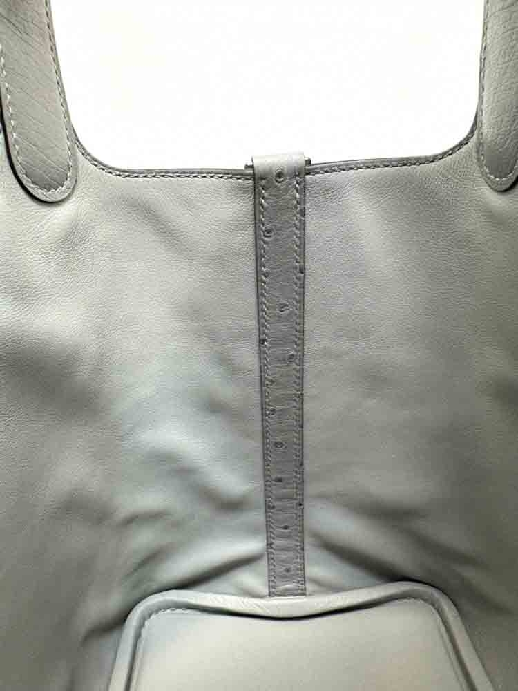 HERMES-PICOTIN-18-BLEUGLACIER-OSTRICH-IMG_5502.jpg