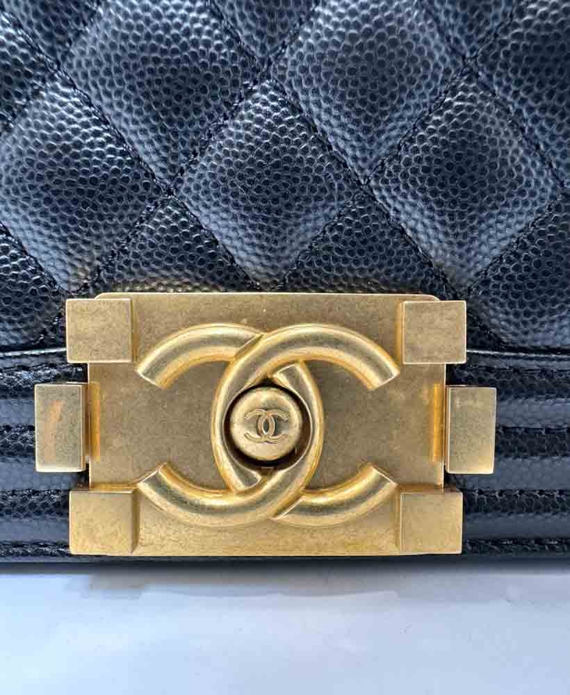 CHANEL-BOYCHANEL-MEDIUM-BLACK-CAVIAR-IMG_8886.jpg
