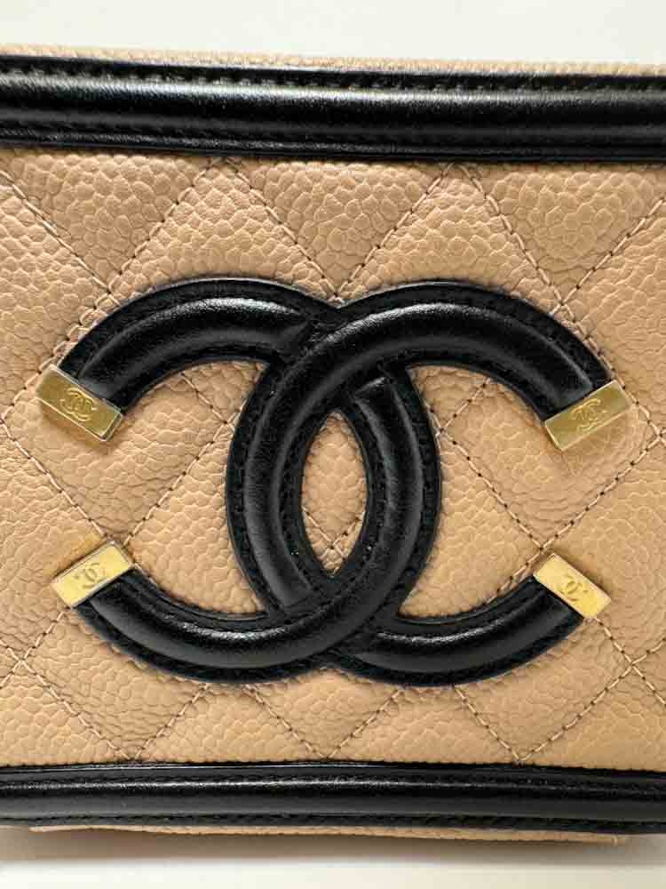 CHANEL-FILIGREEVANITY-SMALL-BEIGE-CAVIAR-IMG_2109.jpg