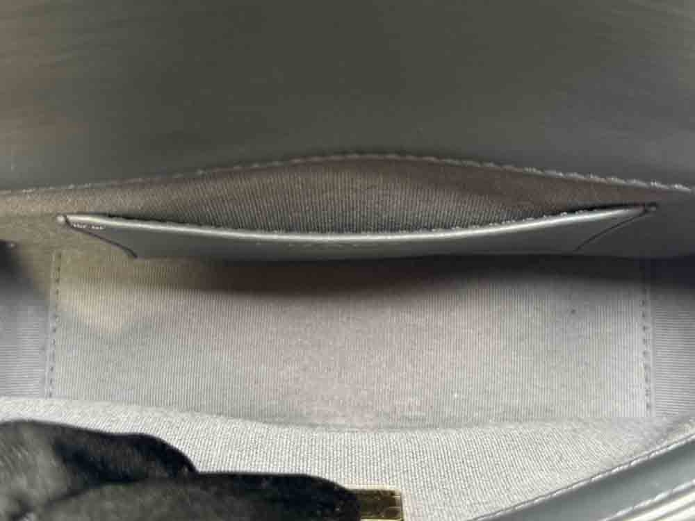 CHANEL-FLAPBAG-MINI-GRAY-LAMBSKIN-IMG_0614.jpg