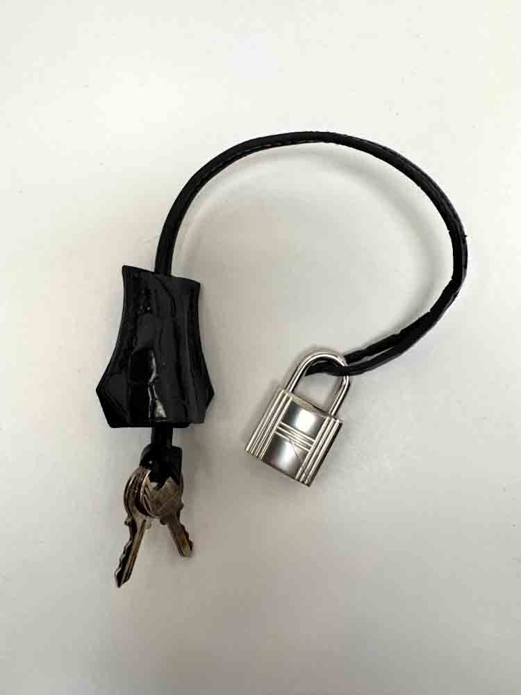 HERMES-BIRKINTOUCH-30-BLACK,BLUE-NOVILLO-IMG_3440.jpg