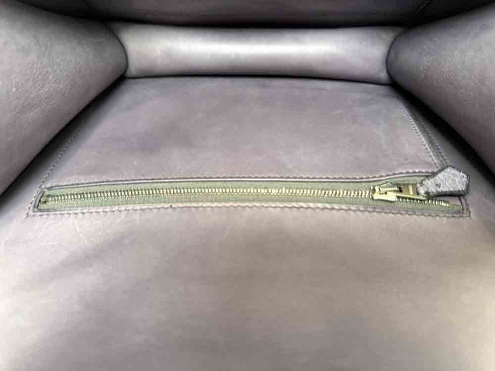 HERMES-CONSTANCE-23-GRIS-OSTRICH-IMG_5727.jpg