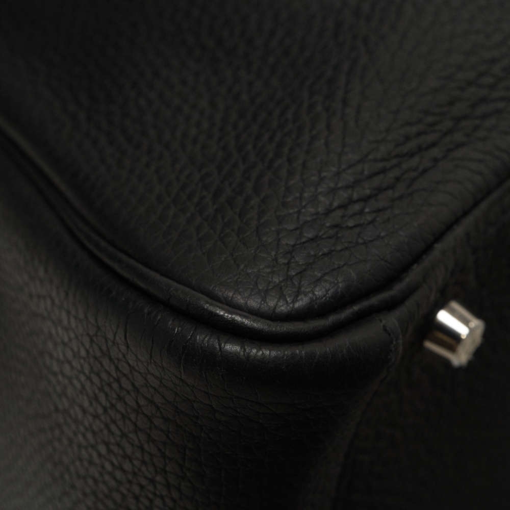 HERMES-LINDY-30-BLACK-CLEMENCE-8372 corner1.jpg