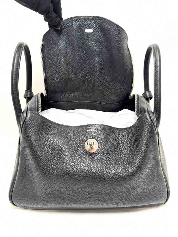 HERMES-LINDY-30-BLACK-CLEMENCE-IMG_5844.jpg