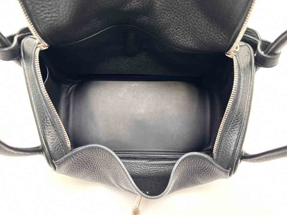 HERMES-LINDY-30-BLACK-CLEMENCE-IMG_5853.jpg