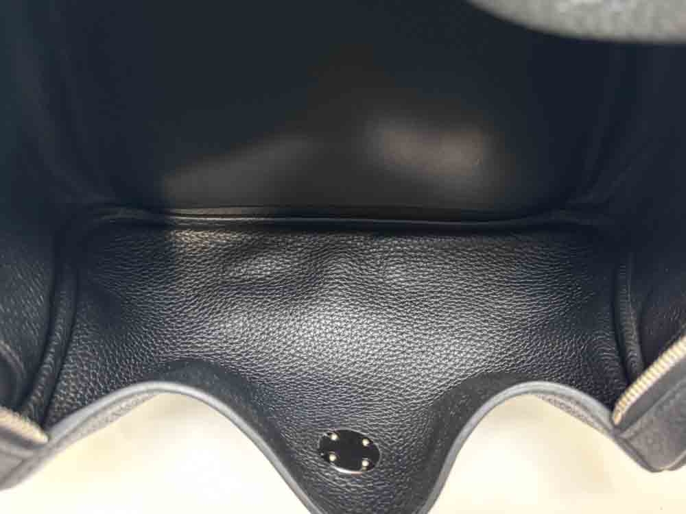 HERMES-LINDY-30-BLACK-CLEMENCE-IMG_5855.jpg