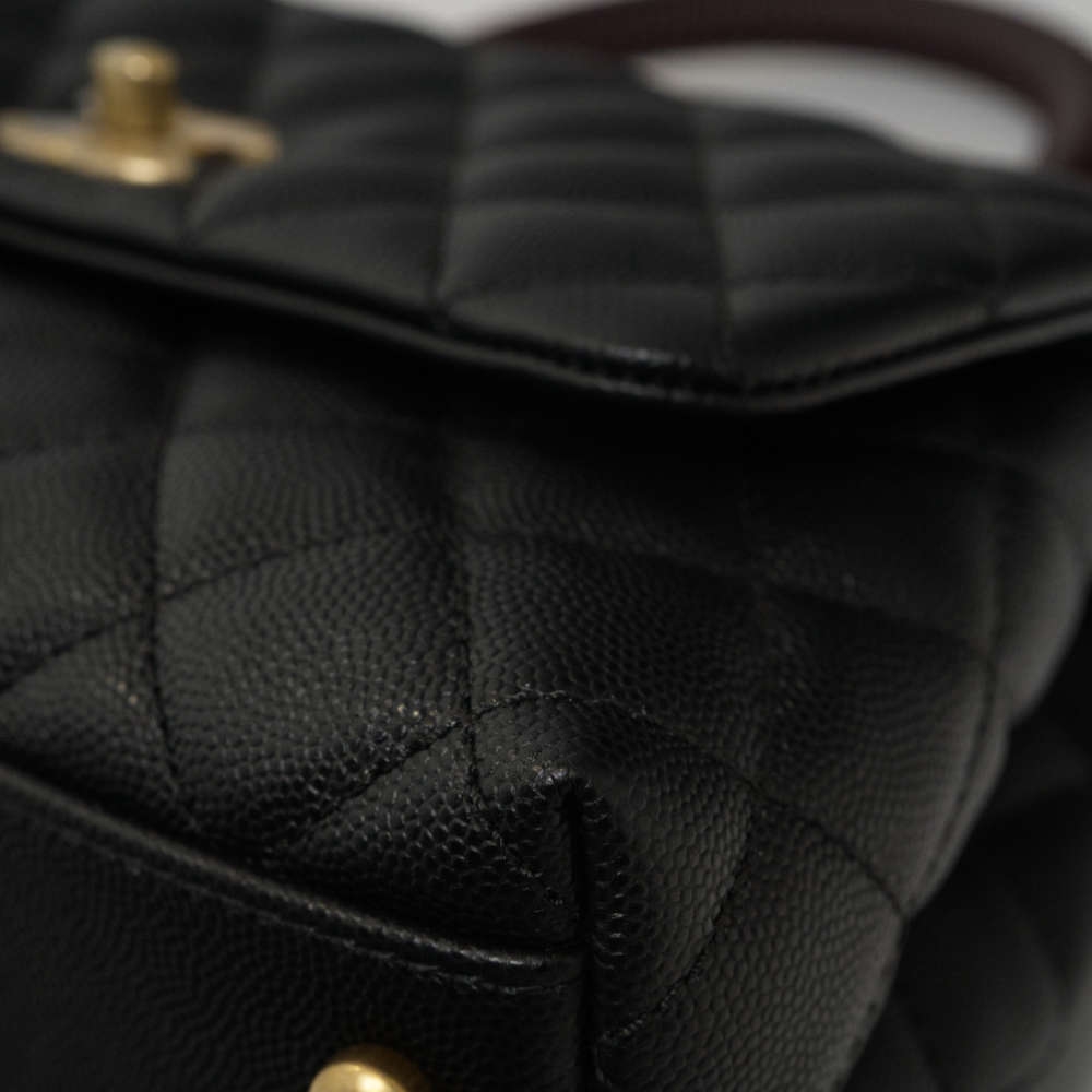 CHANEL-COCOHANDLE-SMALL-BLACK-CAVIAR-8446 corner2.jpg
