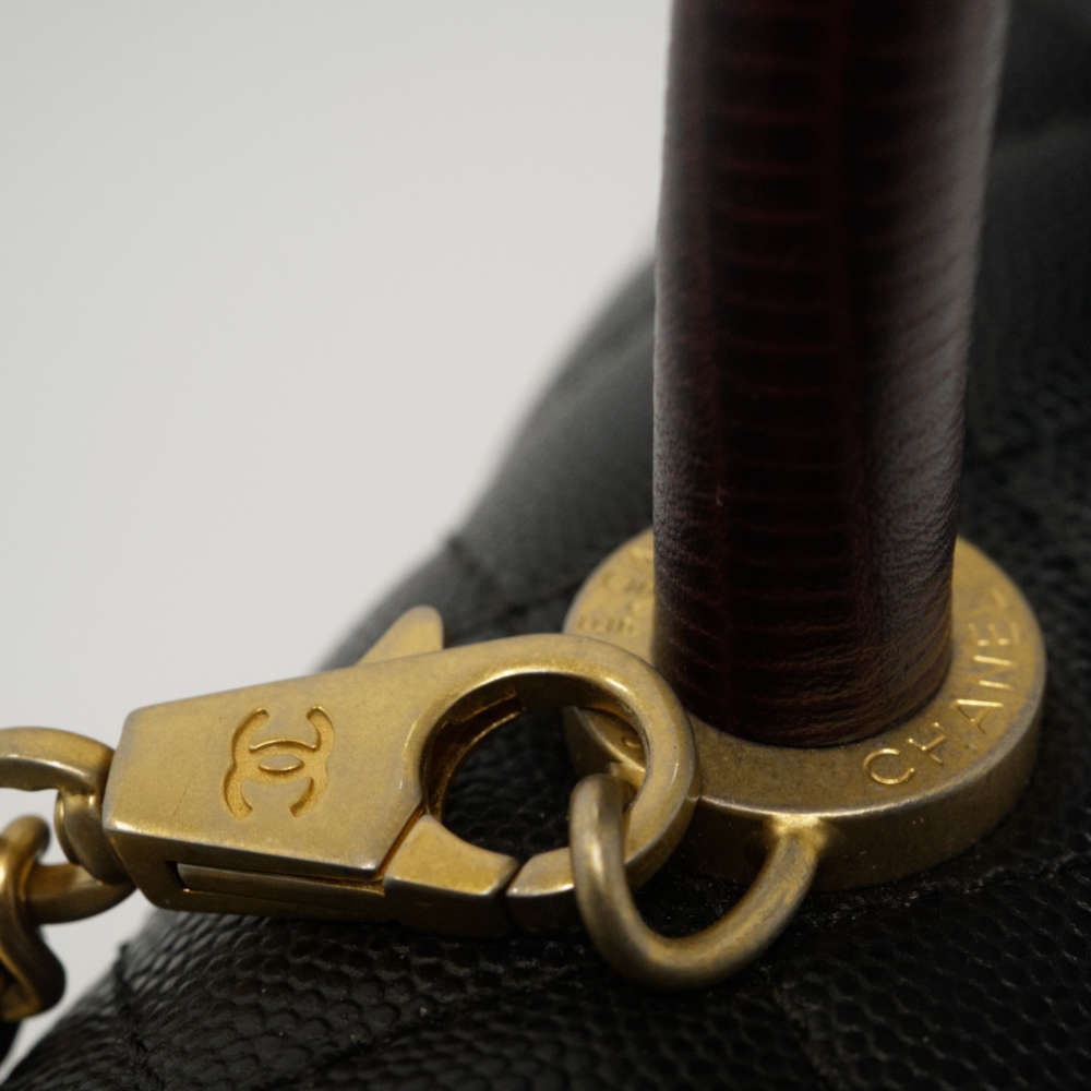 CHANEL-COCOHANDLE-SMALL-BLACK-CAVIAR-8446 hw5.jpg