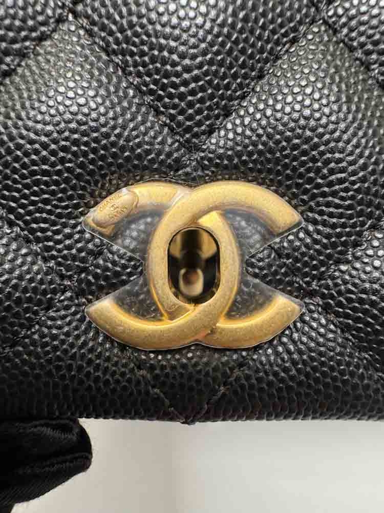 CHANEL-COCOHANDLE-SMALL-BLACK-CAVIAR-IMG_0807.jpg
