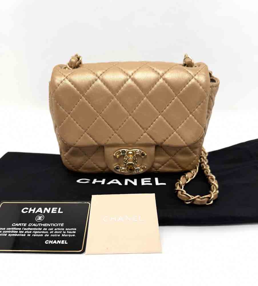 CHANEL-FLAPBAG-MINI-GOLD-LAMBSKIN-IMG_4827.jpg