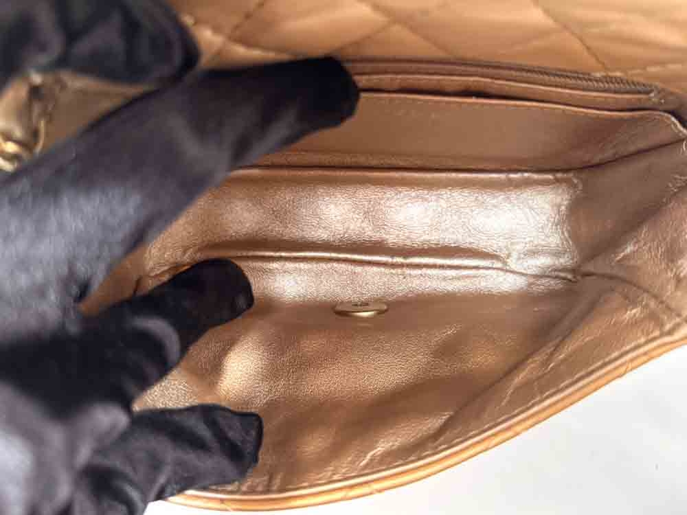 CHANEL-FLAPBAG-MINI-GOLD-LAMBSKIN-IMG_4869.jpg