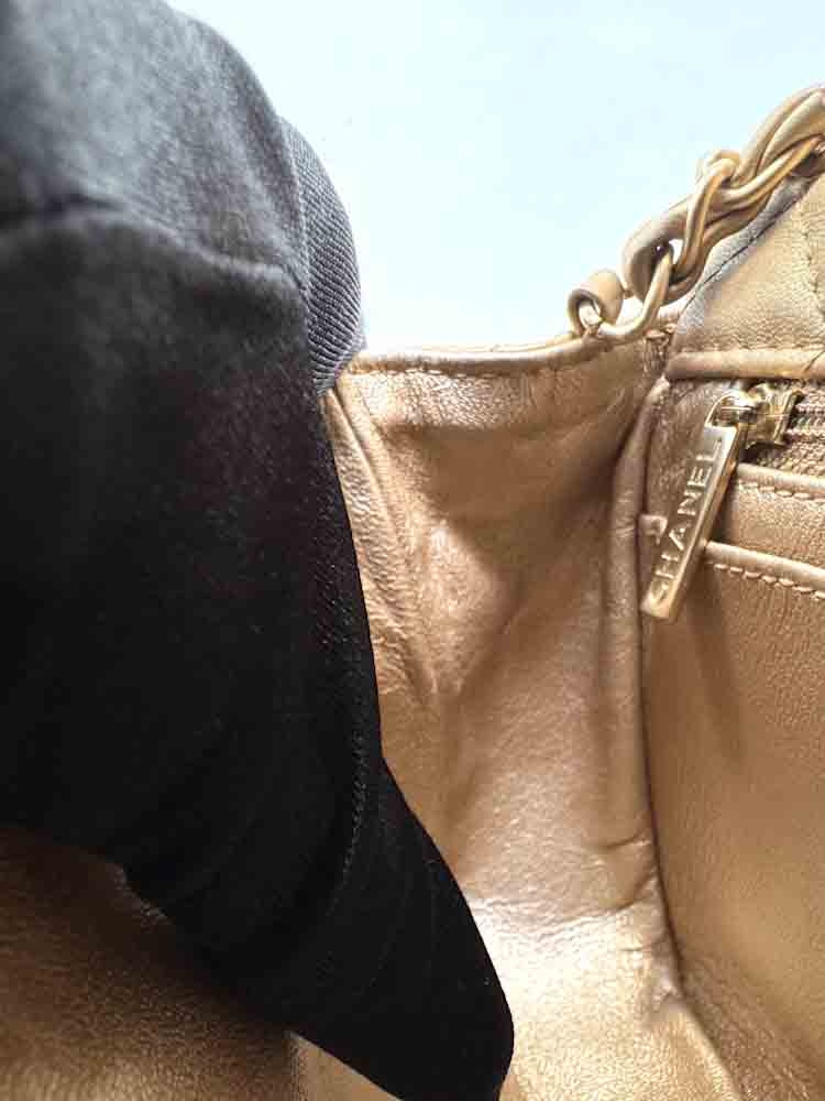 CHANEL-FLAPBAG-MINI-GOLD-LAMBSKIN-IMG_4871.jpg