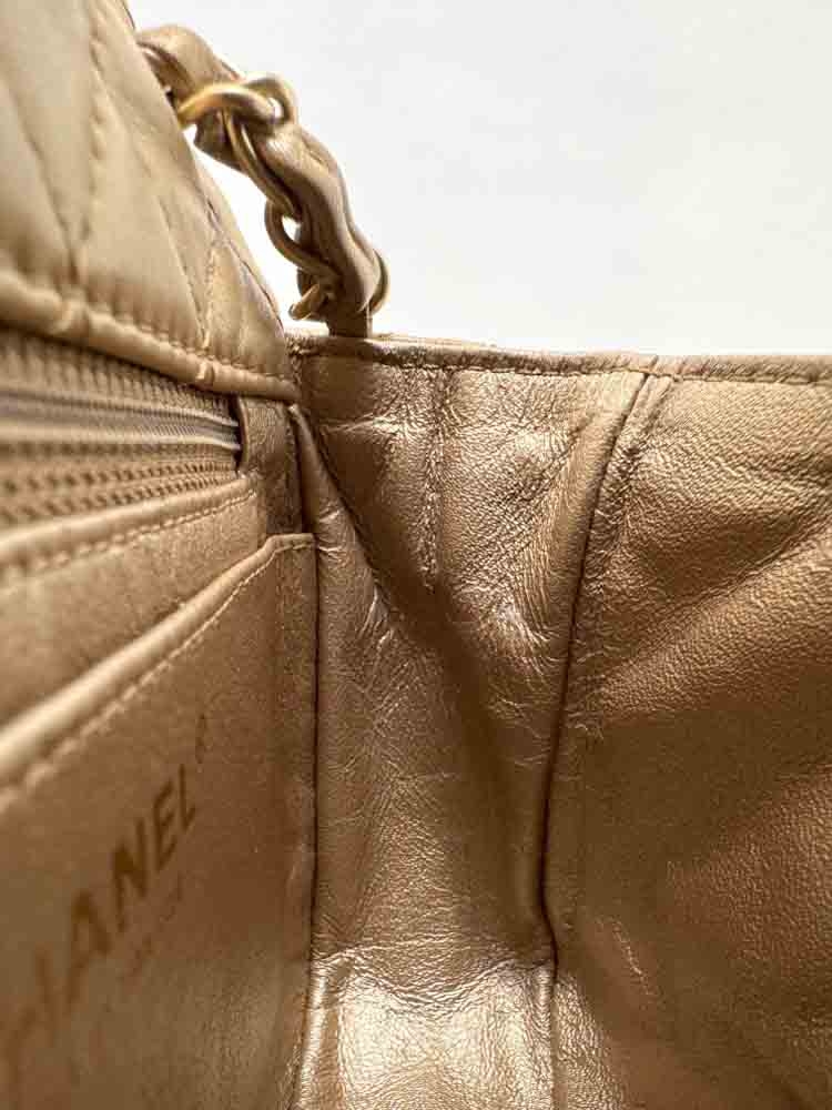 CHANEL-FLAPBAG-MINI-GOLD-LAMBSKIN-IMG_4873.jpg