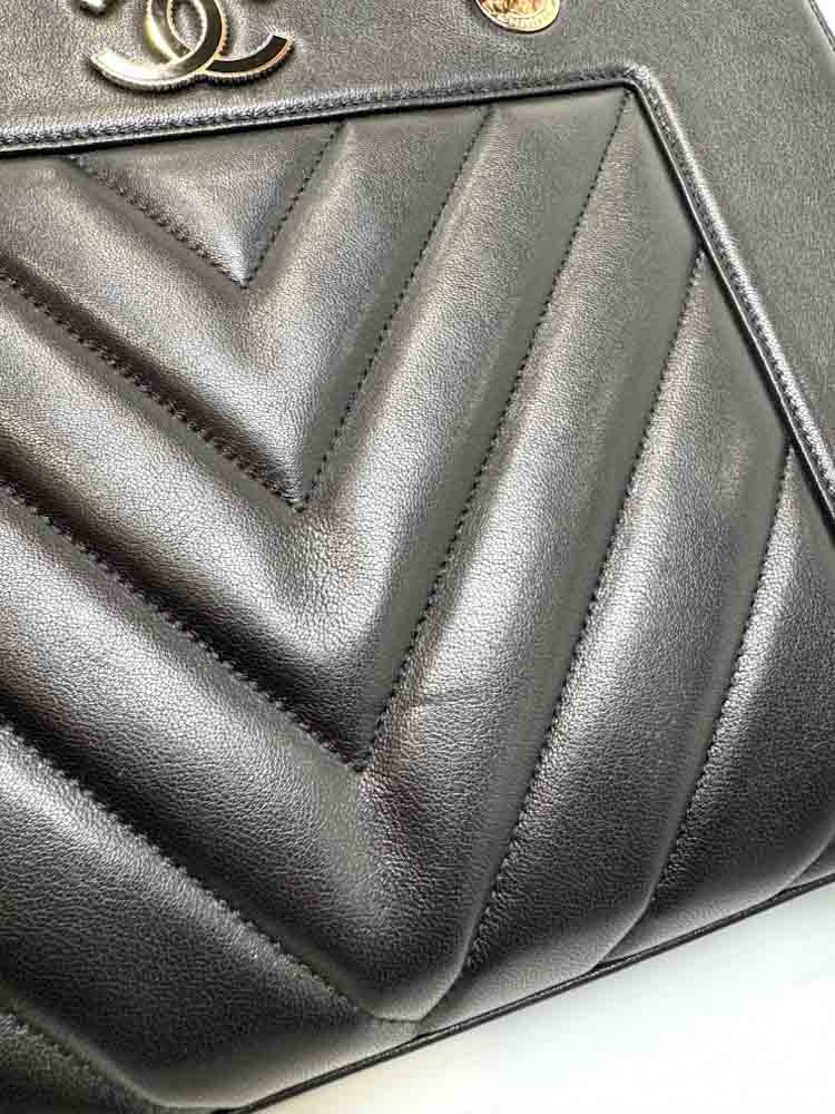 CHANEL-MADEMOISELLEBAG-MEDIUM-BLACK-CALF-Photo 22-8-26, 1 36 55 PM (1).jpg