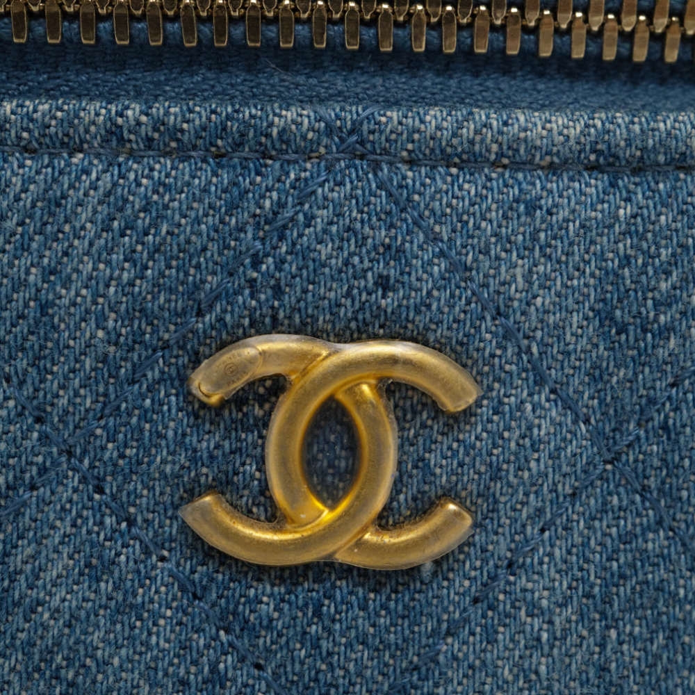 CHANEL-VANITY-MINI-BLUE-DENIM-8387 hw.jpg